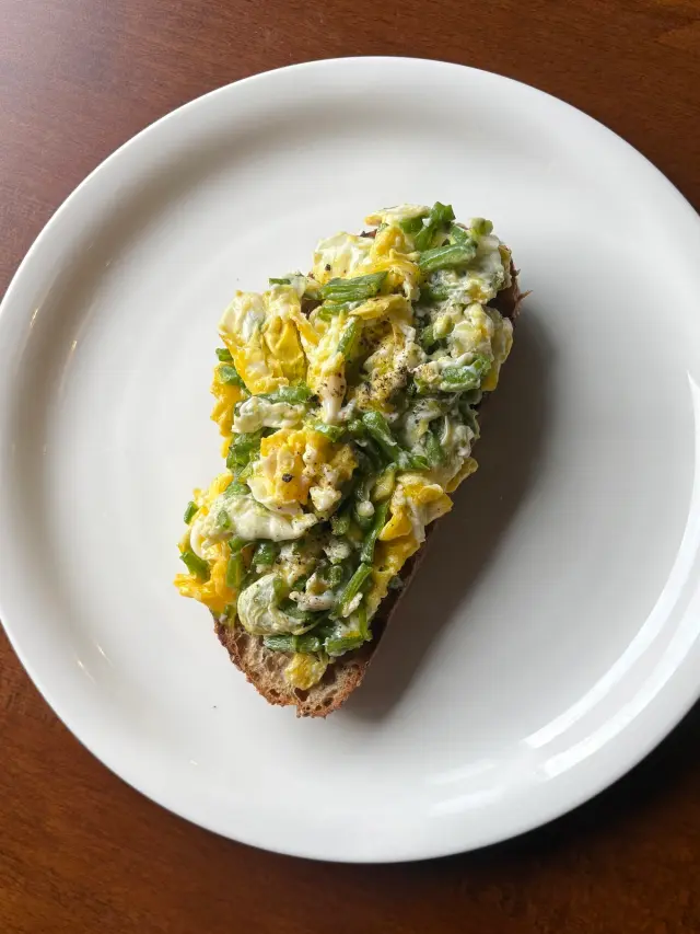 Beans and eggs on toast a la George El Tom